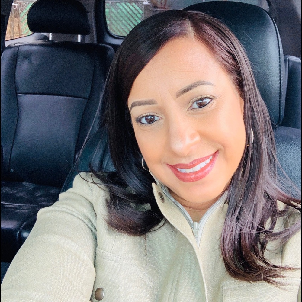 Meet your Posher, Gina